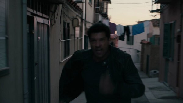 Man Sprinting Narrow Back Alleys Police