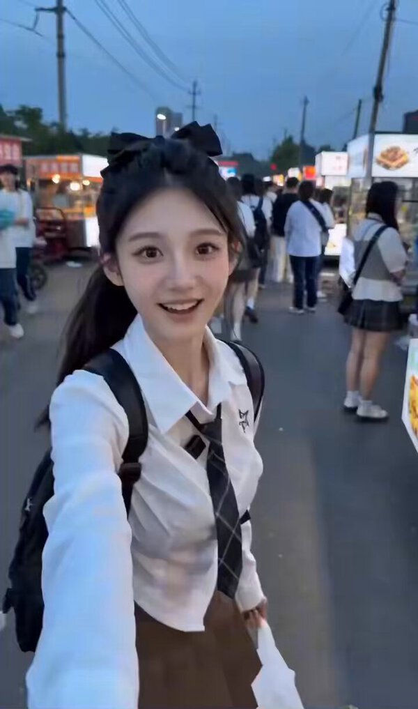 Seedance Girlfriend Series Eating