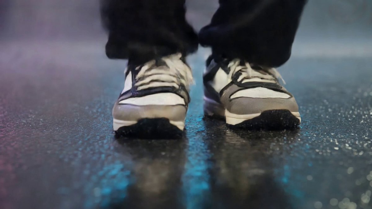 Street Vibes Rain Dance