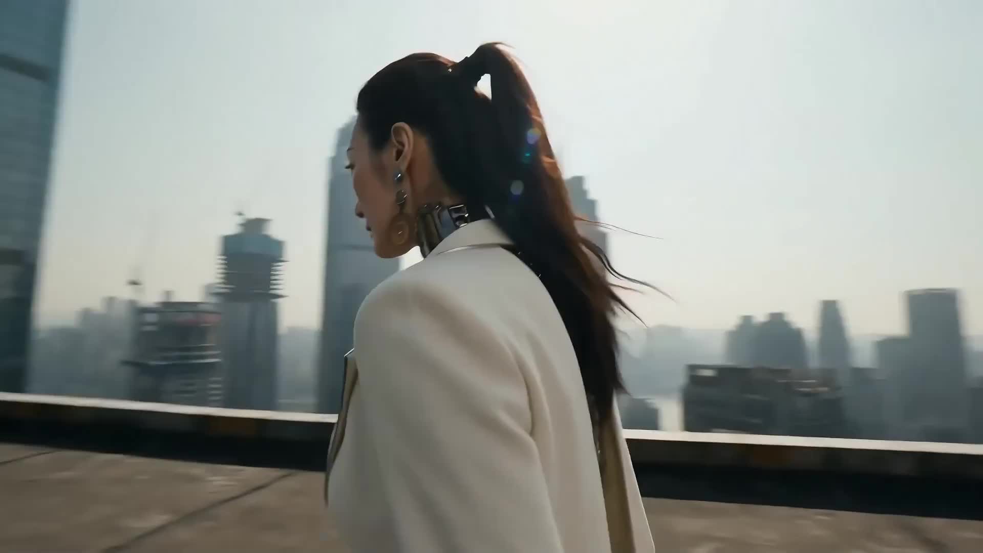 智界R7 × F-14变形 - 重庆楼顶史诗